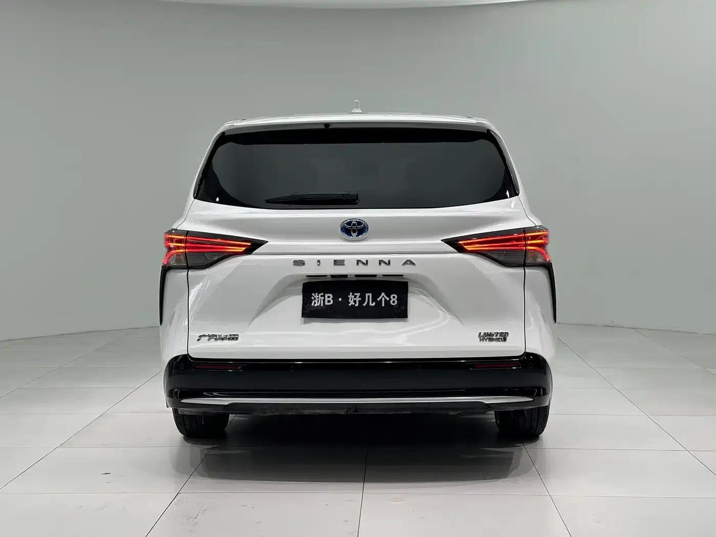 2021 Sienna 2.5L Hybrid Premium Edition — миниатюра 16