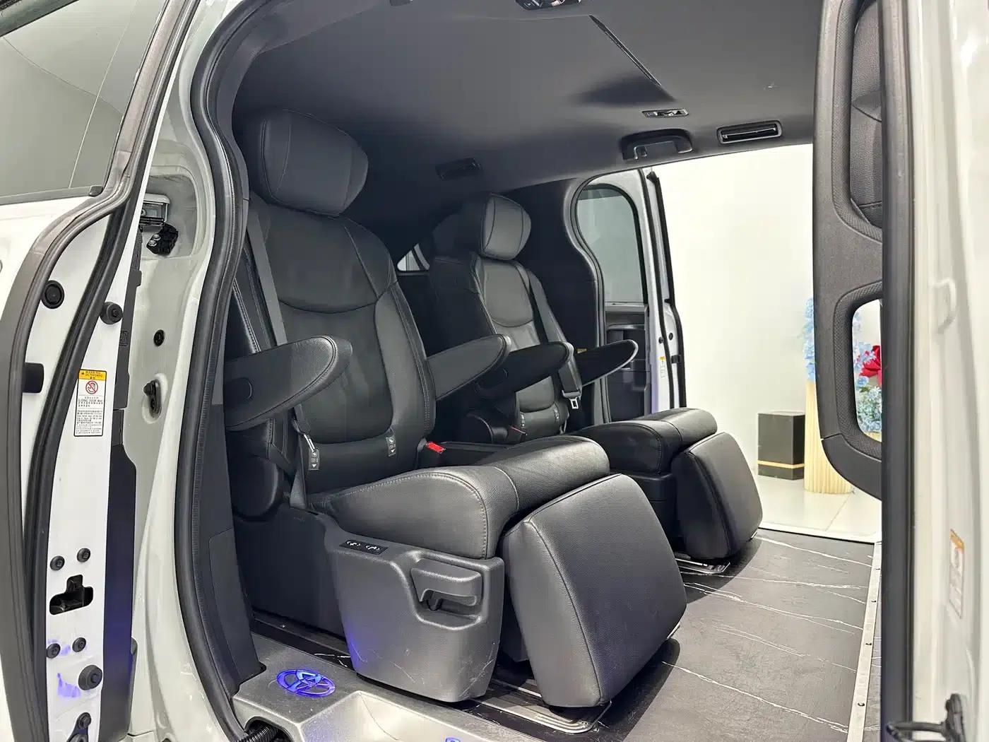 2021 Sienna 2.5L Hybrid Premium Edition — миниатюра 8