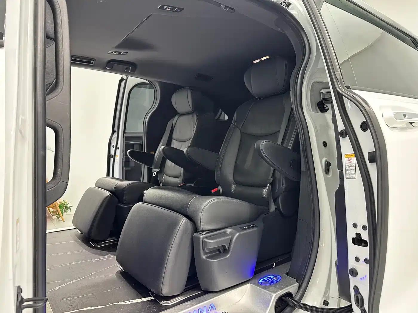 2021 Sienna 2.5L Hybrid Premium Edition — миниатюра 9