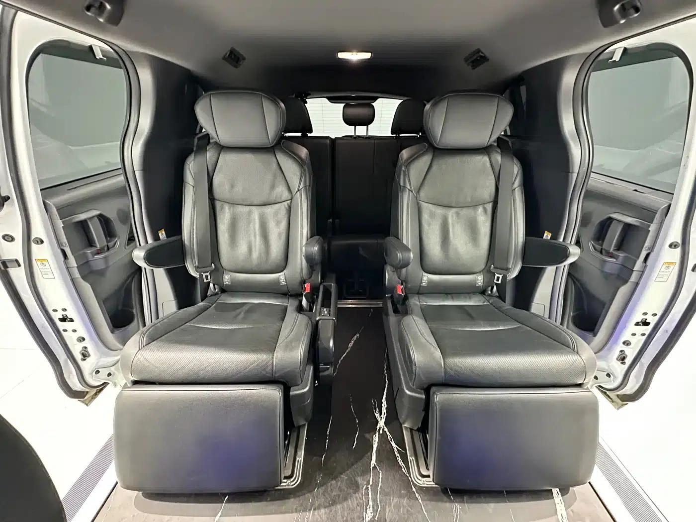 2021 Sienna 2.5L Hybrid Premium Edition — миниатюра 10