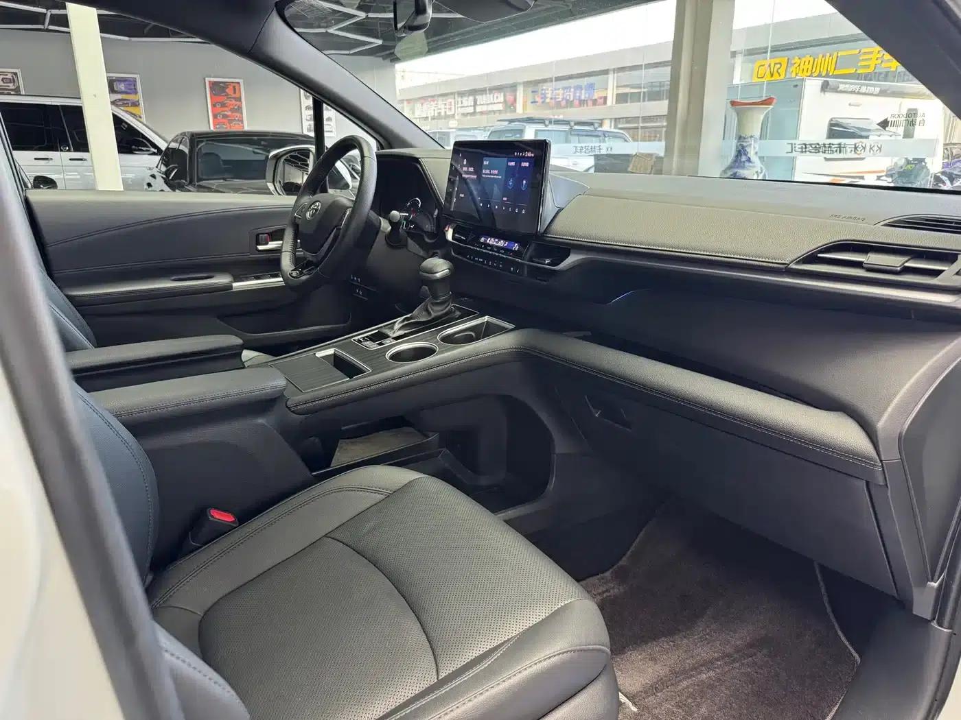 2021 Sienna 2.5L Hybrid Premium Edition — миниатюра 11