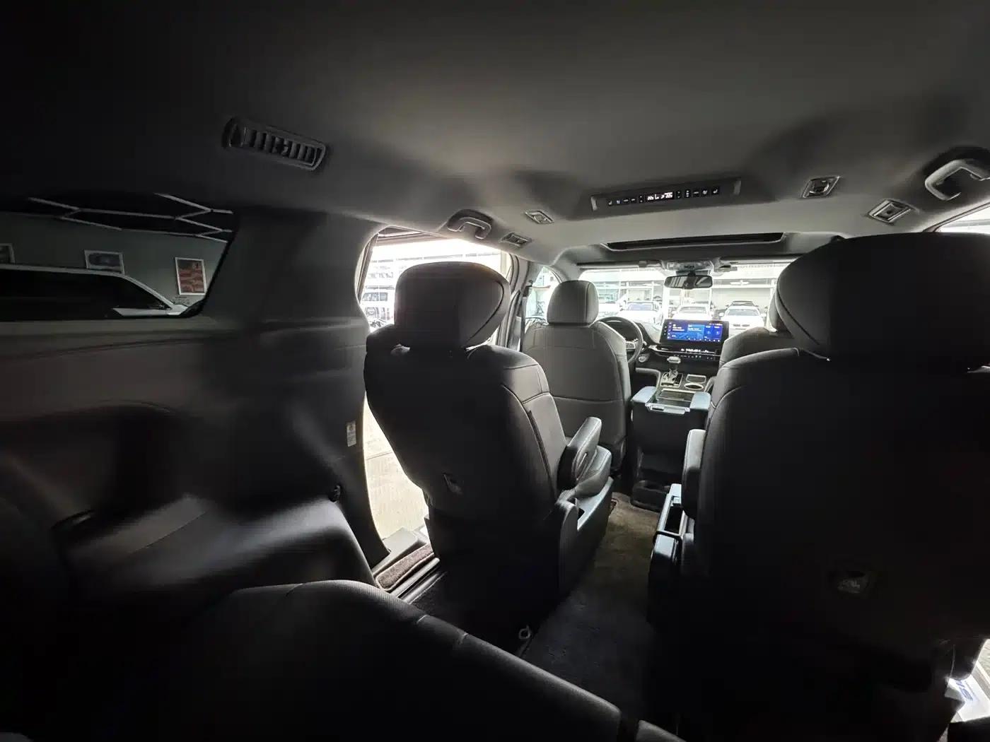 2021 Sienna 2.5L Hybrid Premium Edition — миниатюра 16