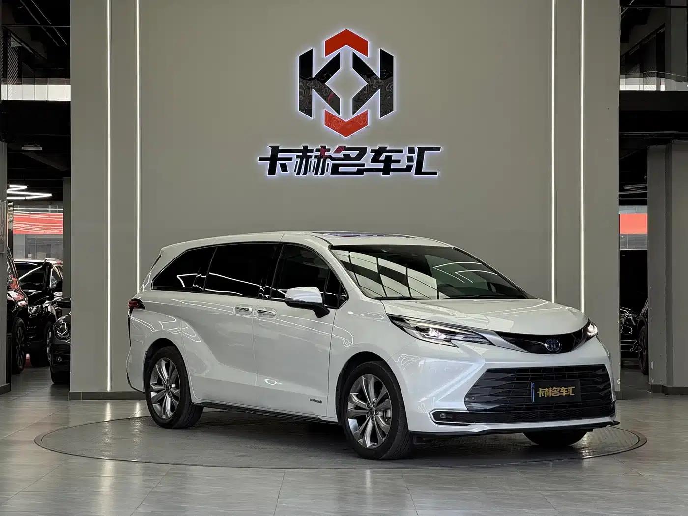 2021 Sienna 2.5L Hybrid Premium Edition — миниатюра 3