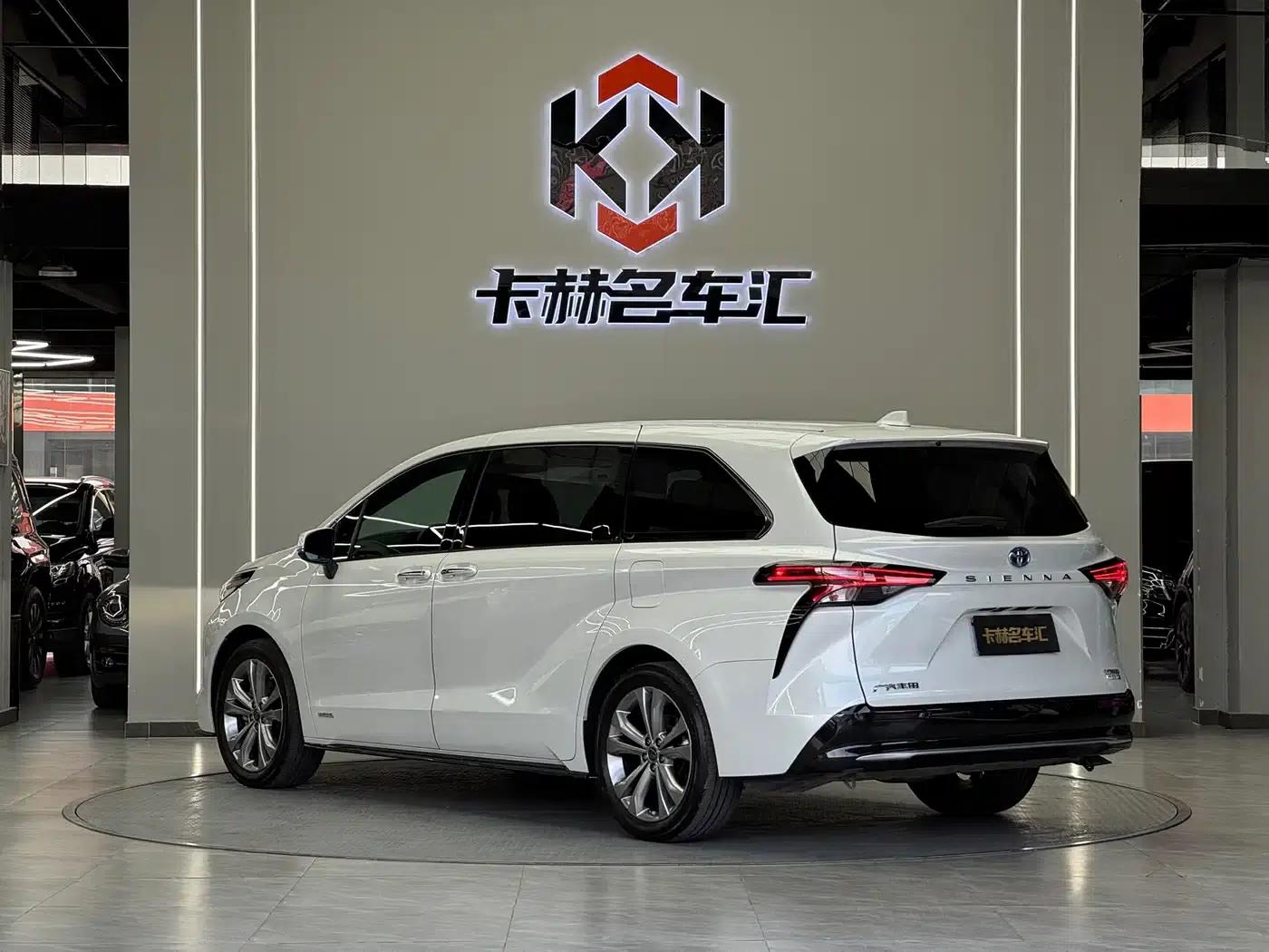 2021 Sienna 2.5L Hybrid Premium Edition — миниатюра 5