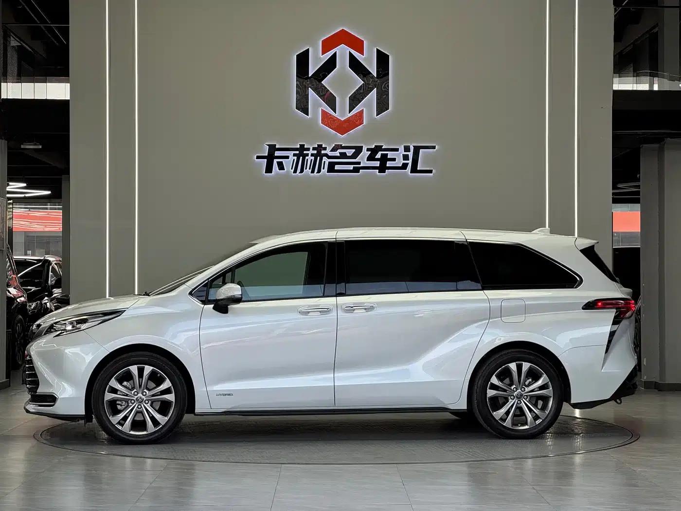 2021 Sienna 2.5L Hybrid Premium Edition — миниатюра 7