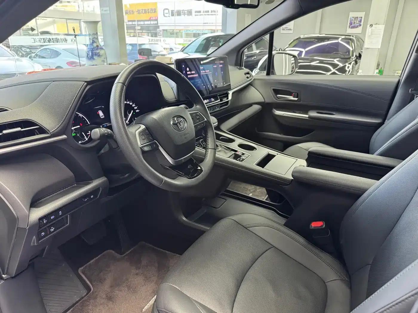 2021 Sienna 2.5L Hybrid Premium Edition — миниатюра 9