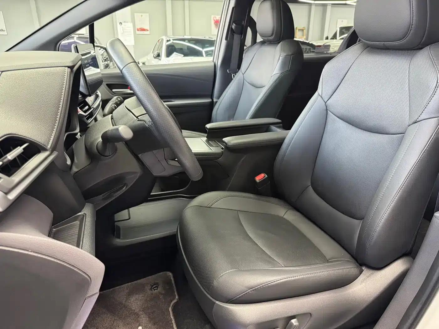 2021 Sienna 2.5L Hybrid Premium Edition — миниатюра 10