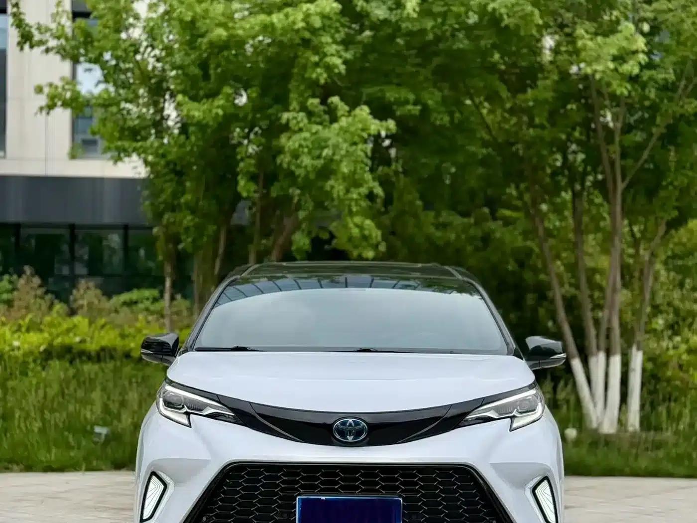 2021 Sienna 2.5L Hybrid Supreme Edition — миниатюра 2