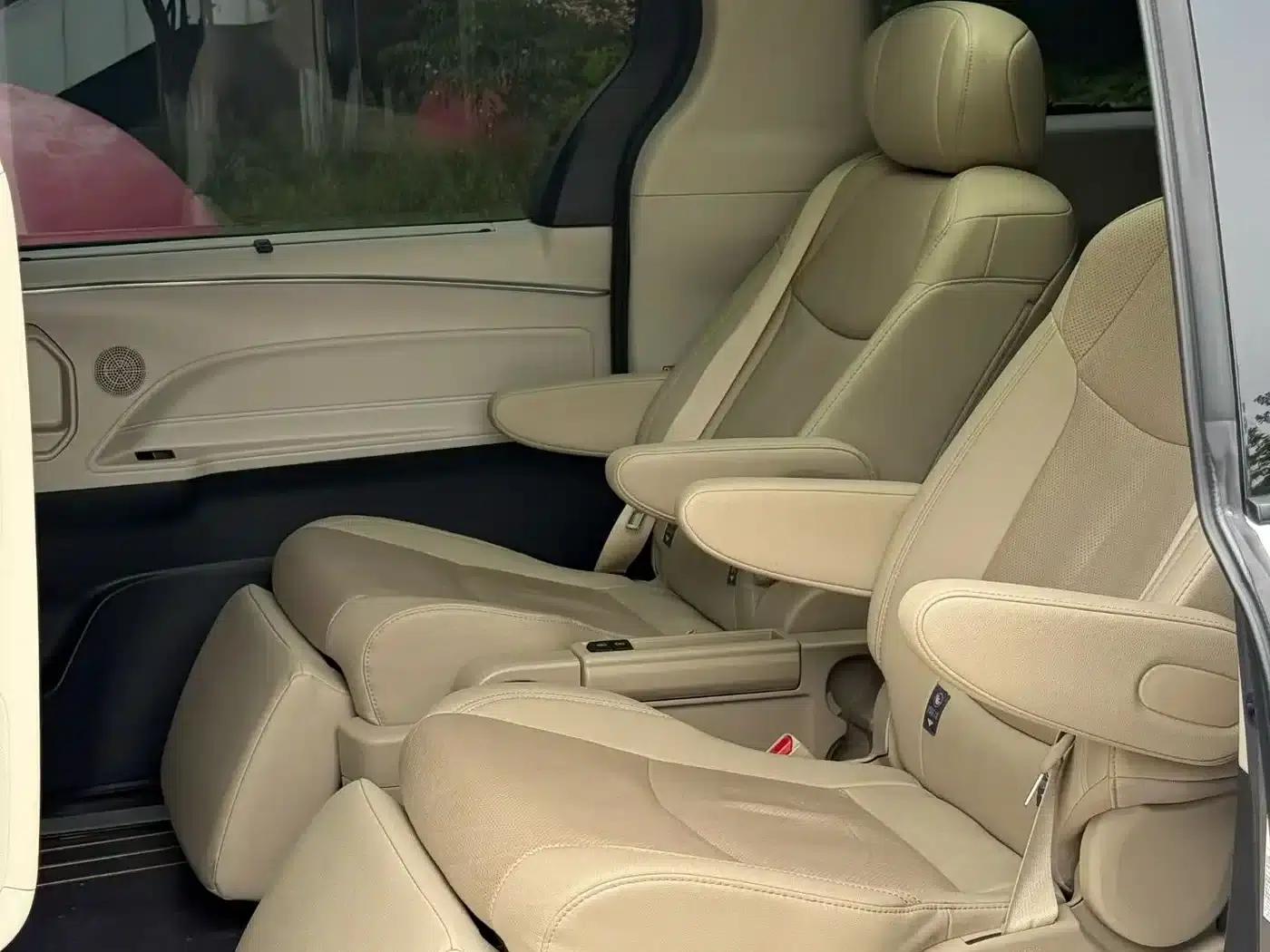 2021 Sienna 2.5L Hybrid Supreme Edition — миниатюра 5