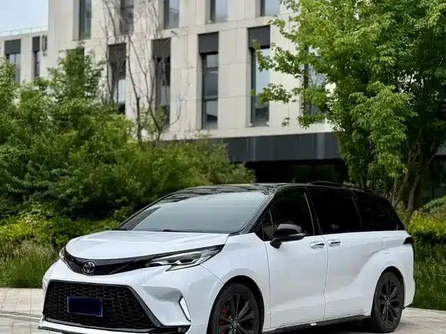 2021 Sienna 2.5L Hybrid Supreme Edition