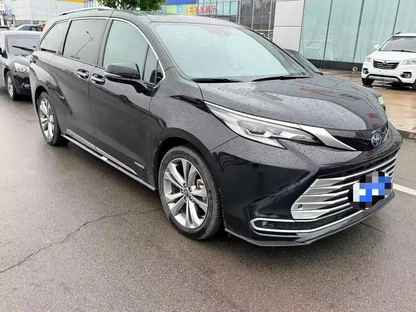 2023 Sienna 2.5L Hybrid Platinum Edition — миниатюра 5