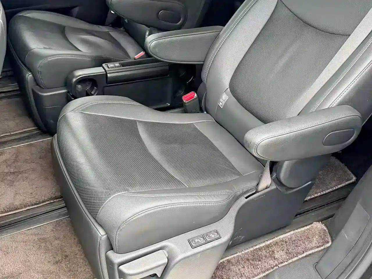 2023 Sienna 2.5L Hybrid Platinum Edition — миниатюра 7