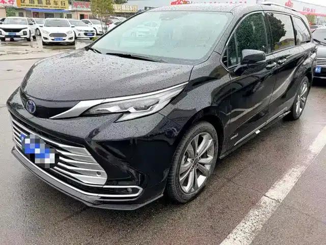 2023 Sienna 2.5L Hybrid Platinum Edition