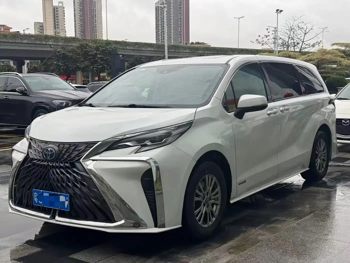 2021 Sienna 2.5L Hybrid Comfort Edition — миниатюра 1