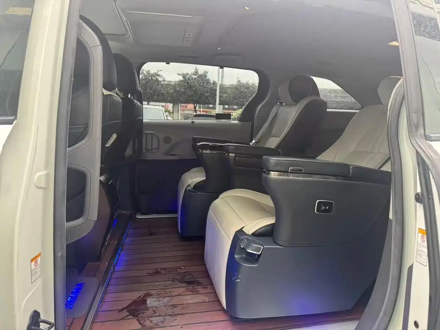 2021 Sienna 2.5L Hybrid Comfort Edition — миниатюра 7