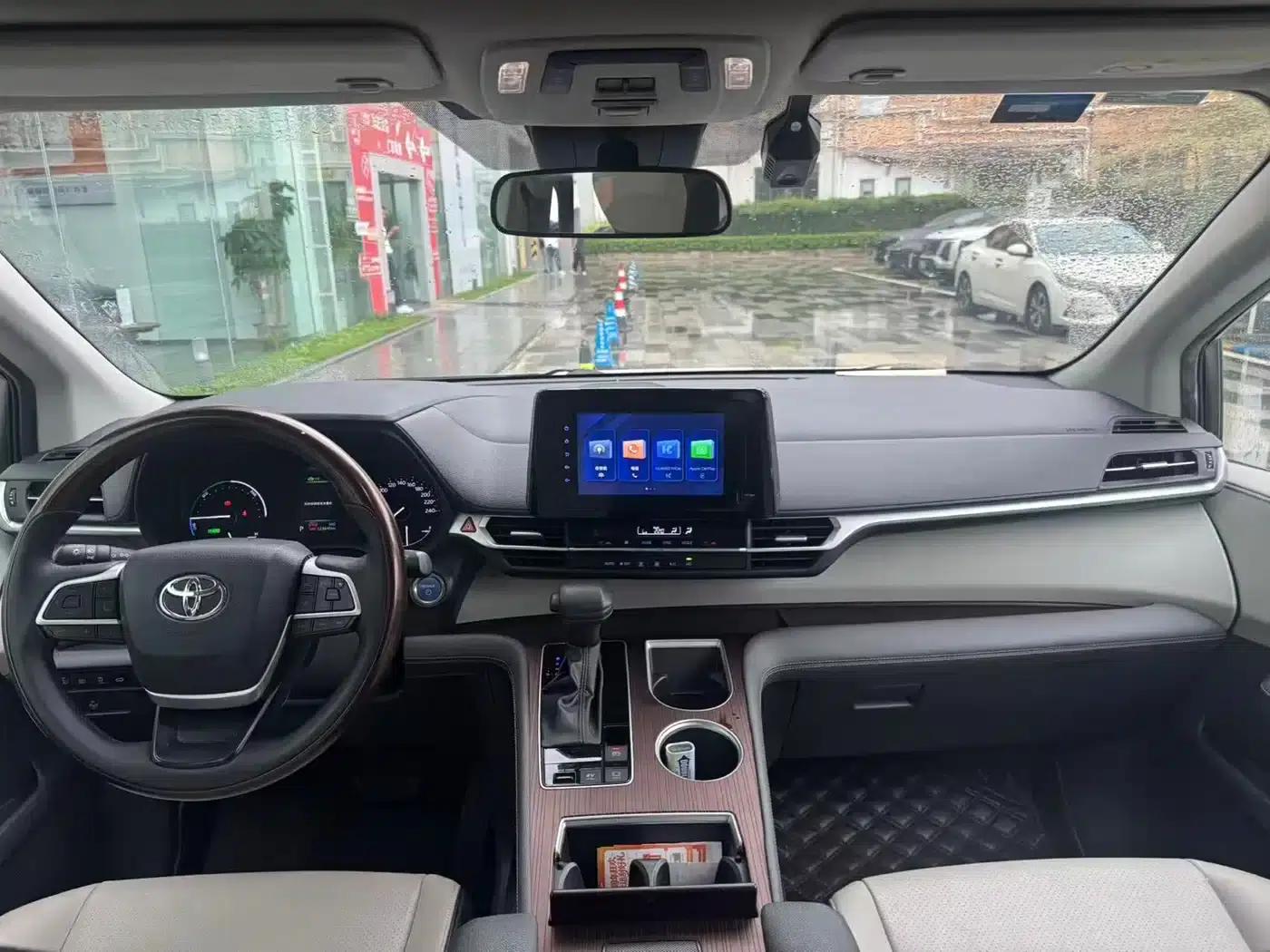 2021 Sienna 2.5L Hybrid Comfort Edition — миниатюра 9