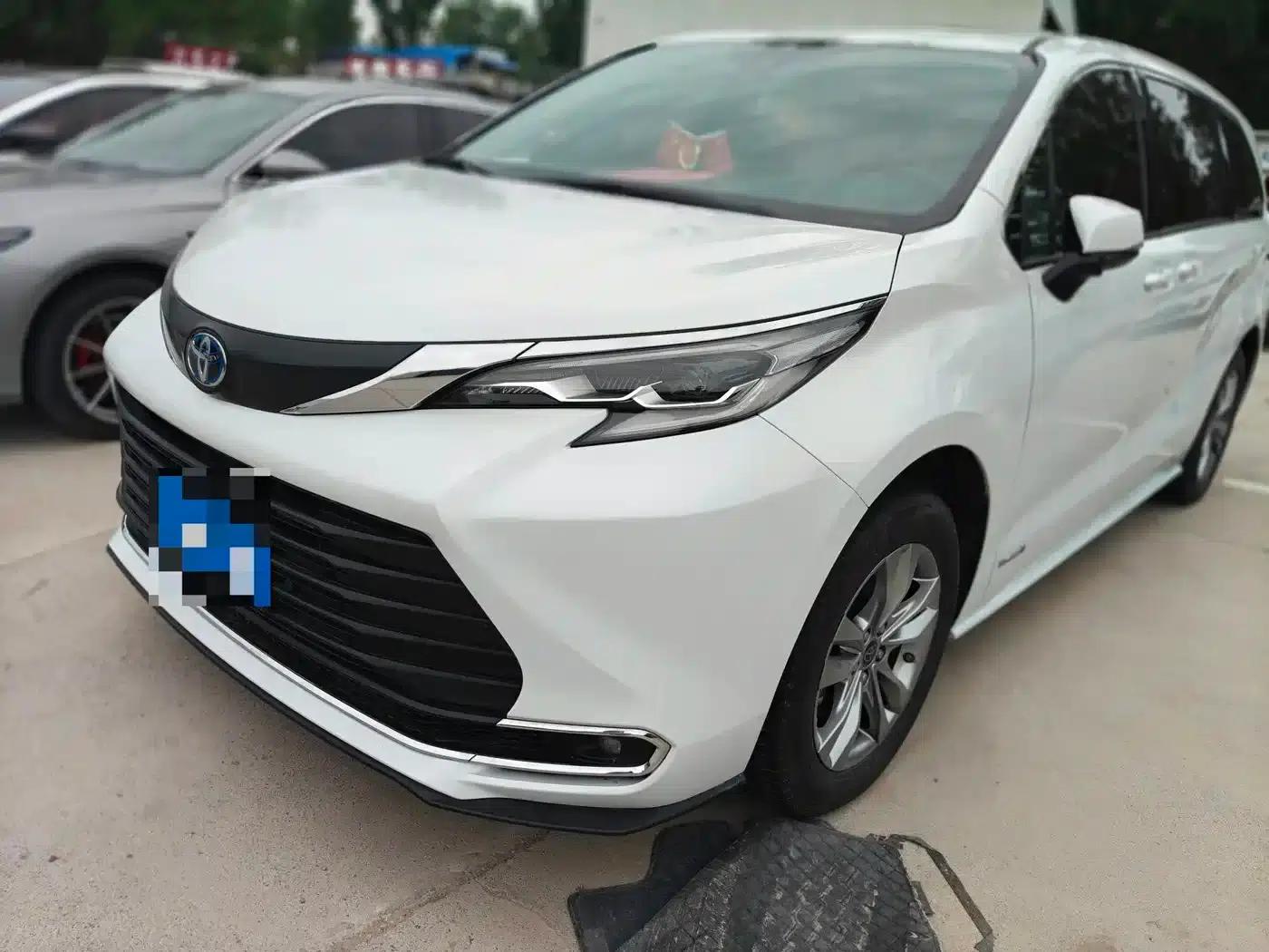 2023 Sienna 2.5L Hybrid Comfort Edition — миниатюра 1