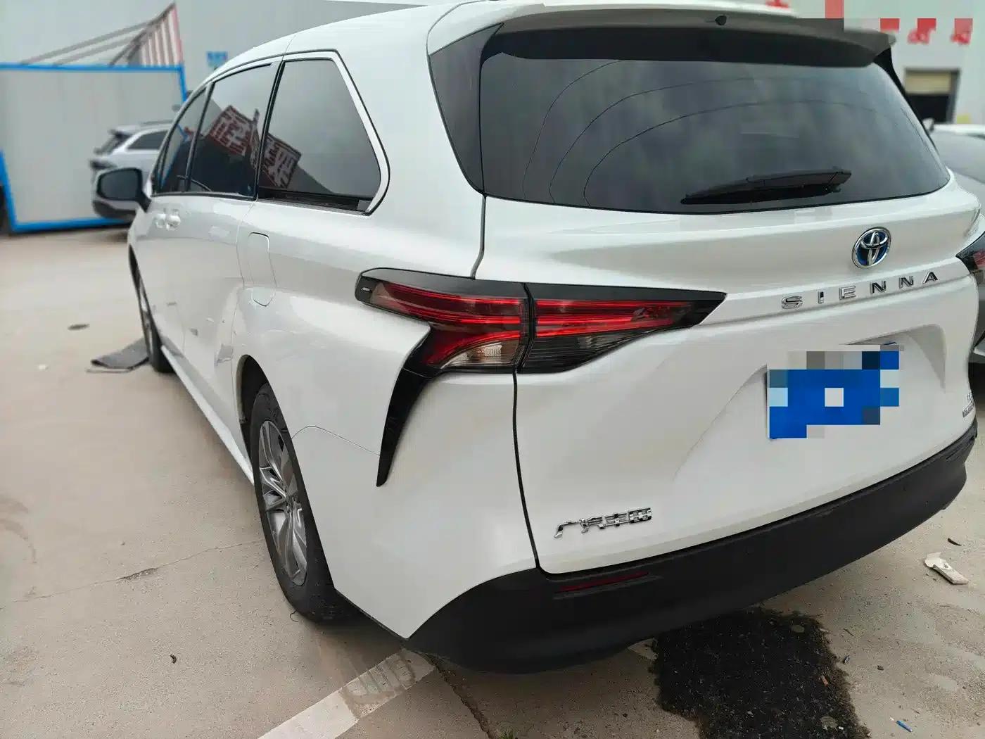 2023 Sienna 2.5L Hybrid Comfort Edition — миниатюра 8