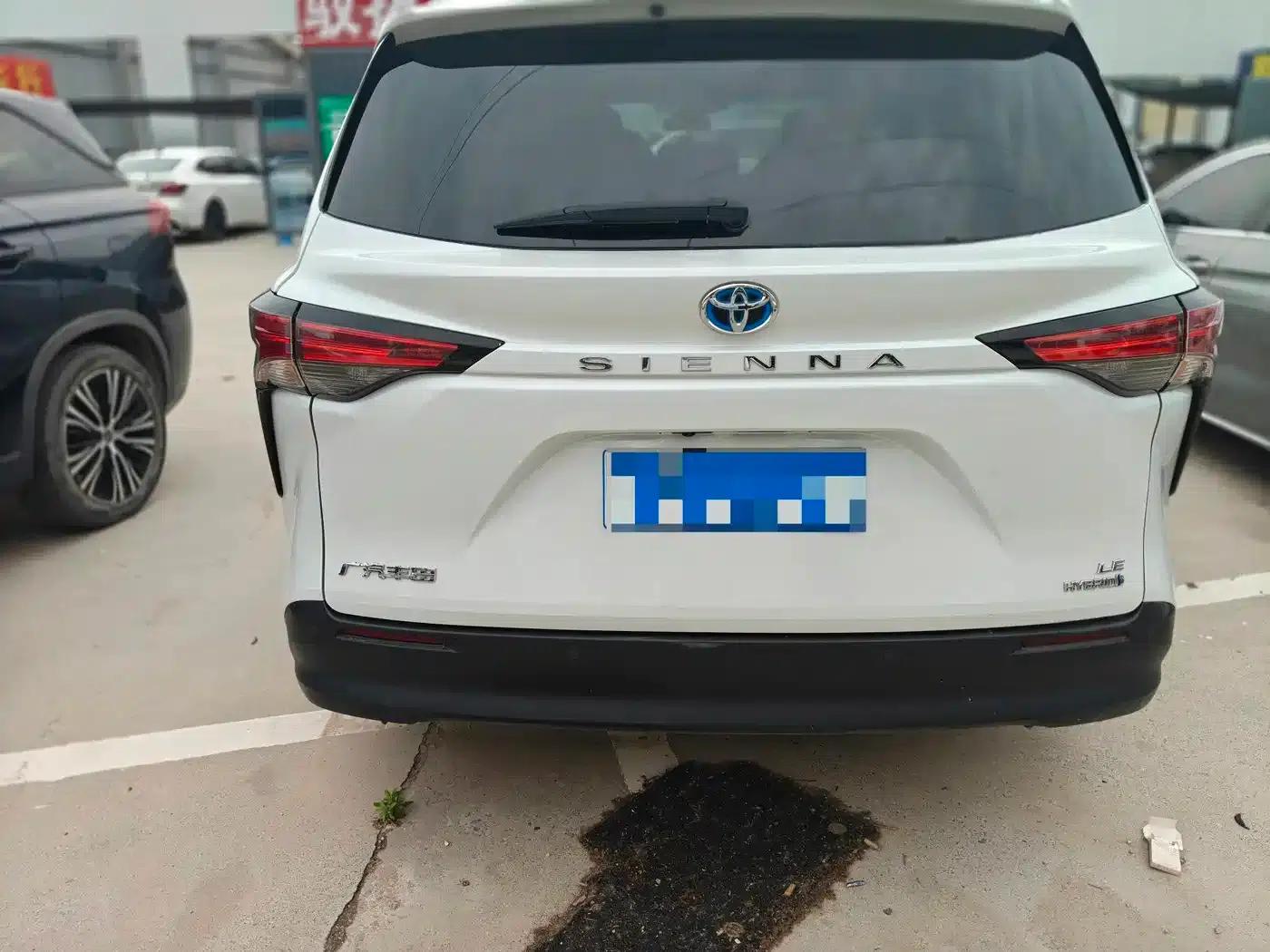 2023 Sienna 2.5L Hybrid Comfort Edition — миниатюра 9