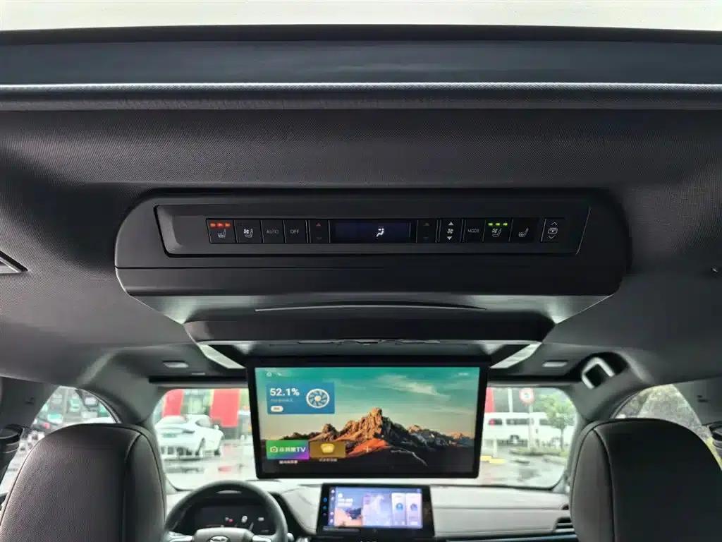 2021 Sienna 2.5L Hybrid Platinum Edition — миниатюра 14