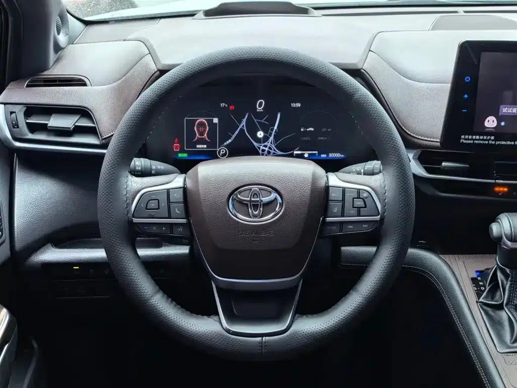 2021 Sienna 2.5L Hybrid Platinum Edition — миниатюра 15