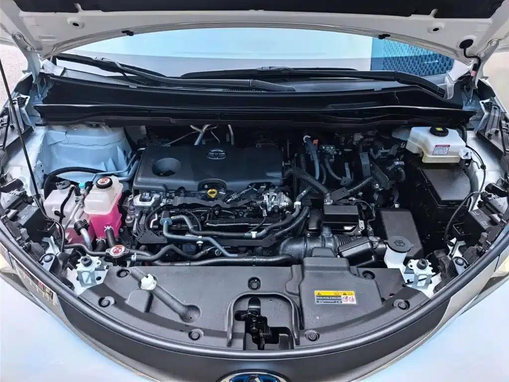 2021 Sienna 2.5L Hybrid Platinum Edition — миниатюра 18