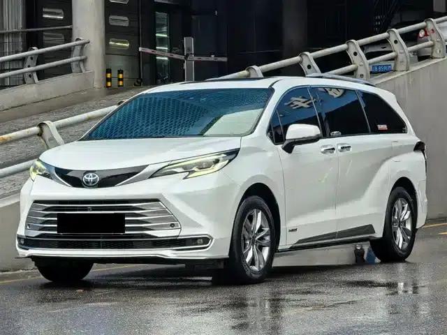 2021 Sienna 2.5L Hybrid Platinum Edition