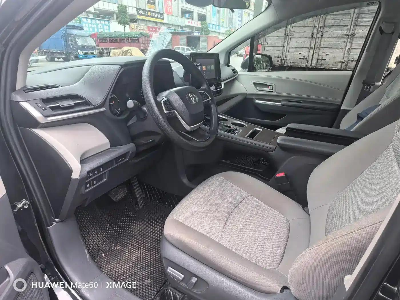 2021 Sienna 2.5L Hybrid Comfort Edition — миниатюра 5
