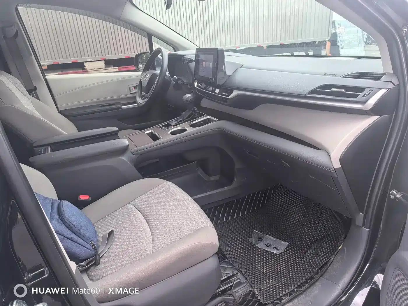 2021 Sienna 2.5L Hybrid Comfort Edition — миниатюра 8