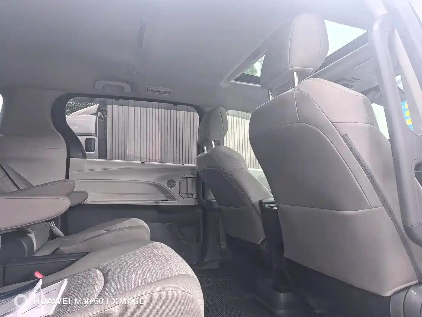 2021 Sienna 2.5L Hybrid Comfort Edition — миниатюра 9