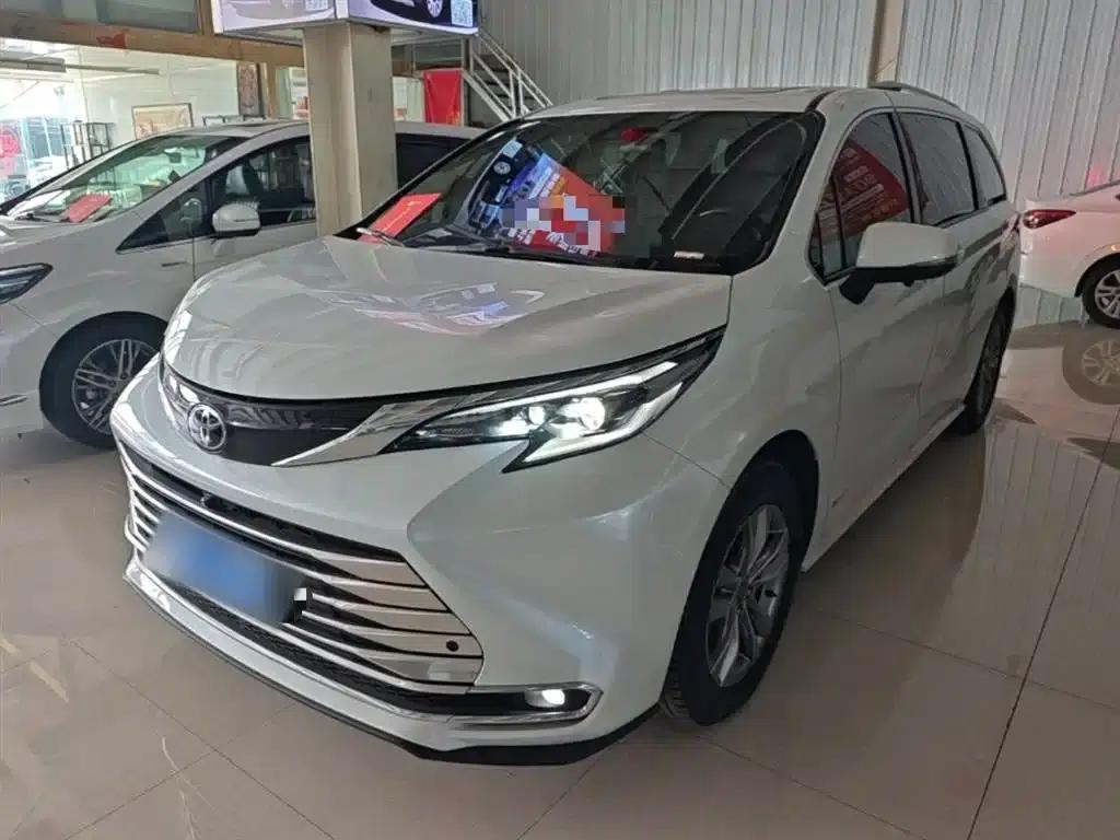 2024 Sienna 2.5L Hybrid Comfort Edition — миниатюра 2