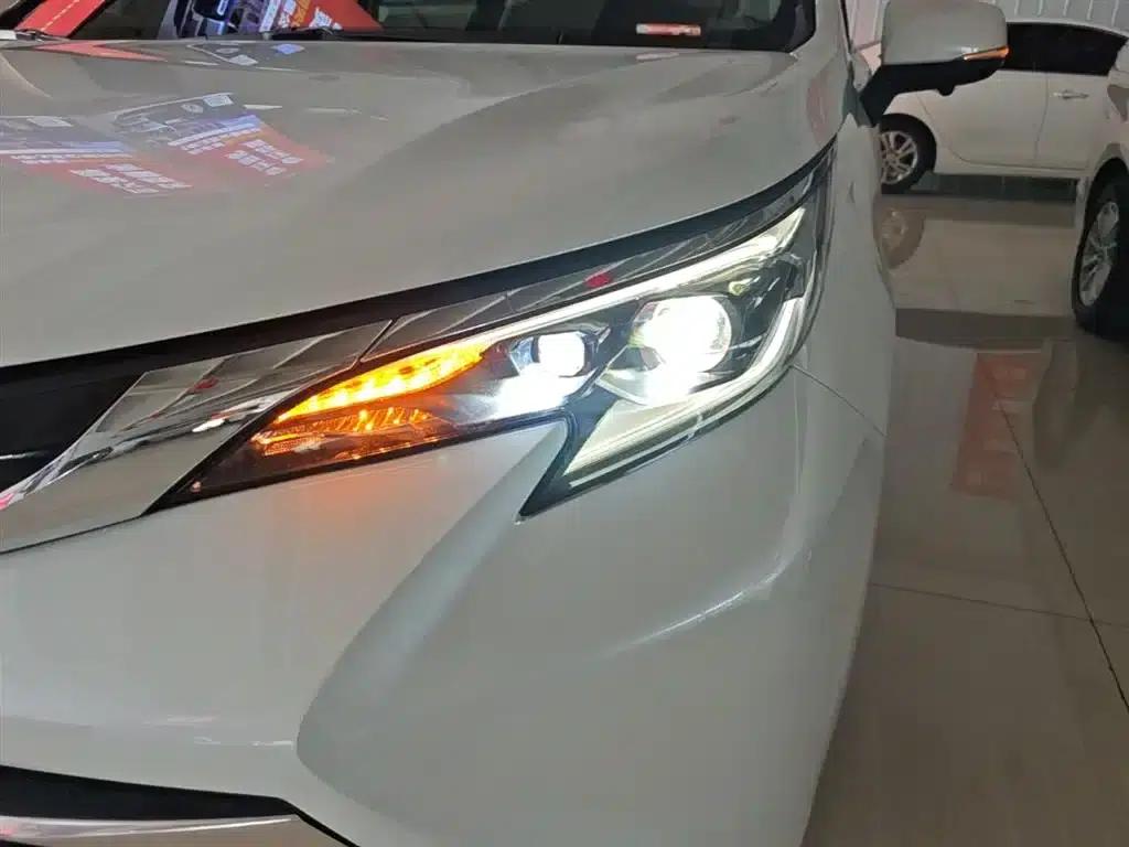 2024 Sienna 2.5L Hybrid Comfort Edition — миниатюра 24