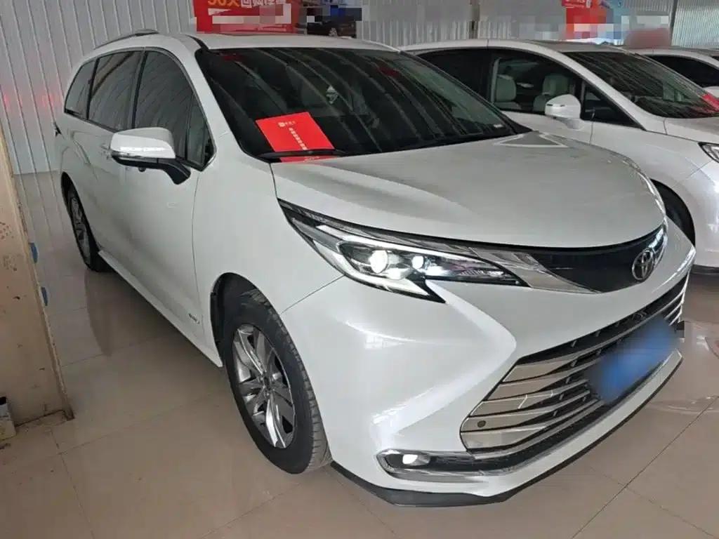 2024 Sienna 2.5L Hybrid Comfort Edition — миниатюра 4