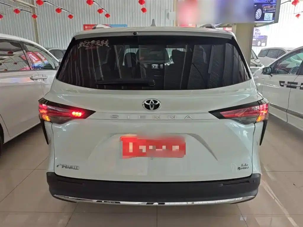 2024 Sienna 2.5L Hybrid Comfort Edition — миниатюра 6