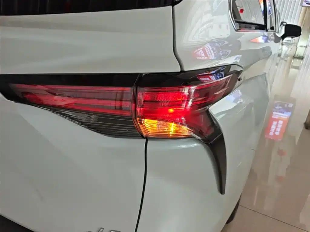 2024 Sienna 2.5L Hybrid Comfort Edition — миниатюра 8