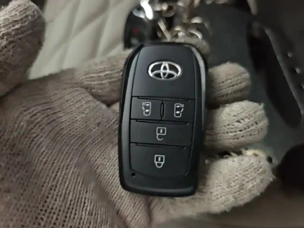 2024 Sienna 2.5L Hybrid Comfort Edition — миниатюра 9