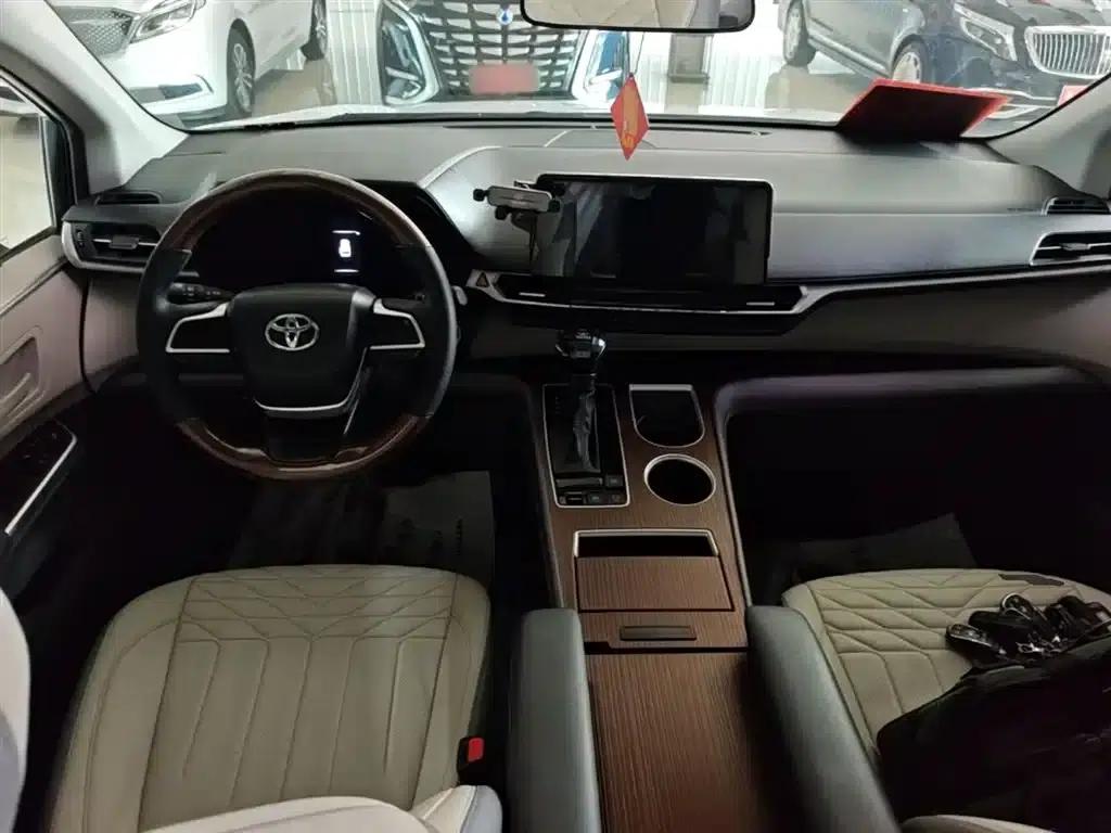 2024 Sienna 2.5L Hybrid Comfort Edition — миниатюра 10