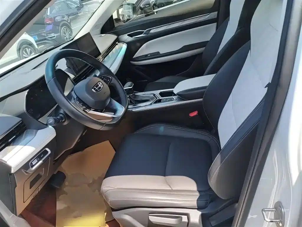 Geely Emgrand L 2022 1.4T CVT Flagship Edition — миниатюра 15