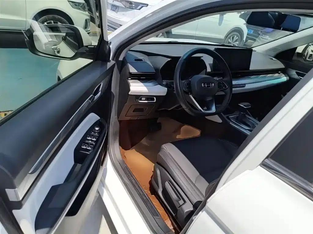 Geely Emgrand L 2022 1.4T CVT Flagship Edition — миниатюра 16
