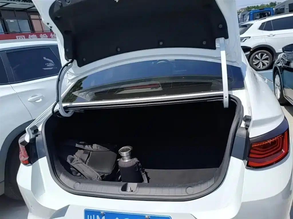 Geely Emgrand L 2022 1.4T CVT Flagship Edition — миниатюра 19