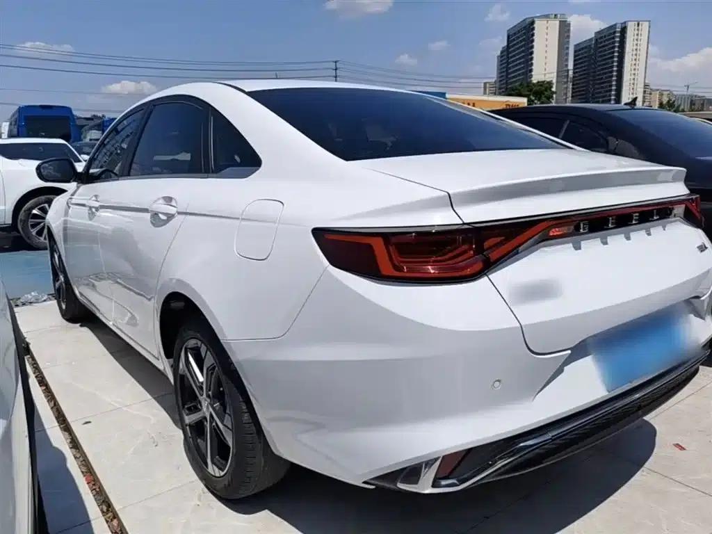 Geely Emgrand L 2022 1.4T CVT Flagship Edition — миниатюра 5