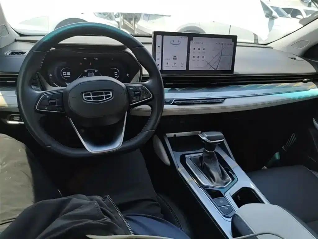 Geely Emgrand L 2022 1.4T CVT Flagship Edition — миниатюра 10