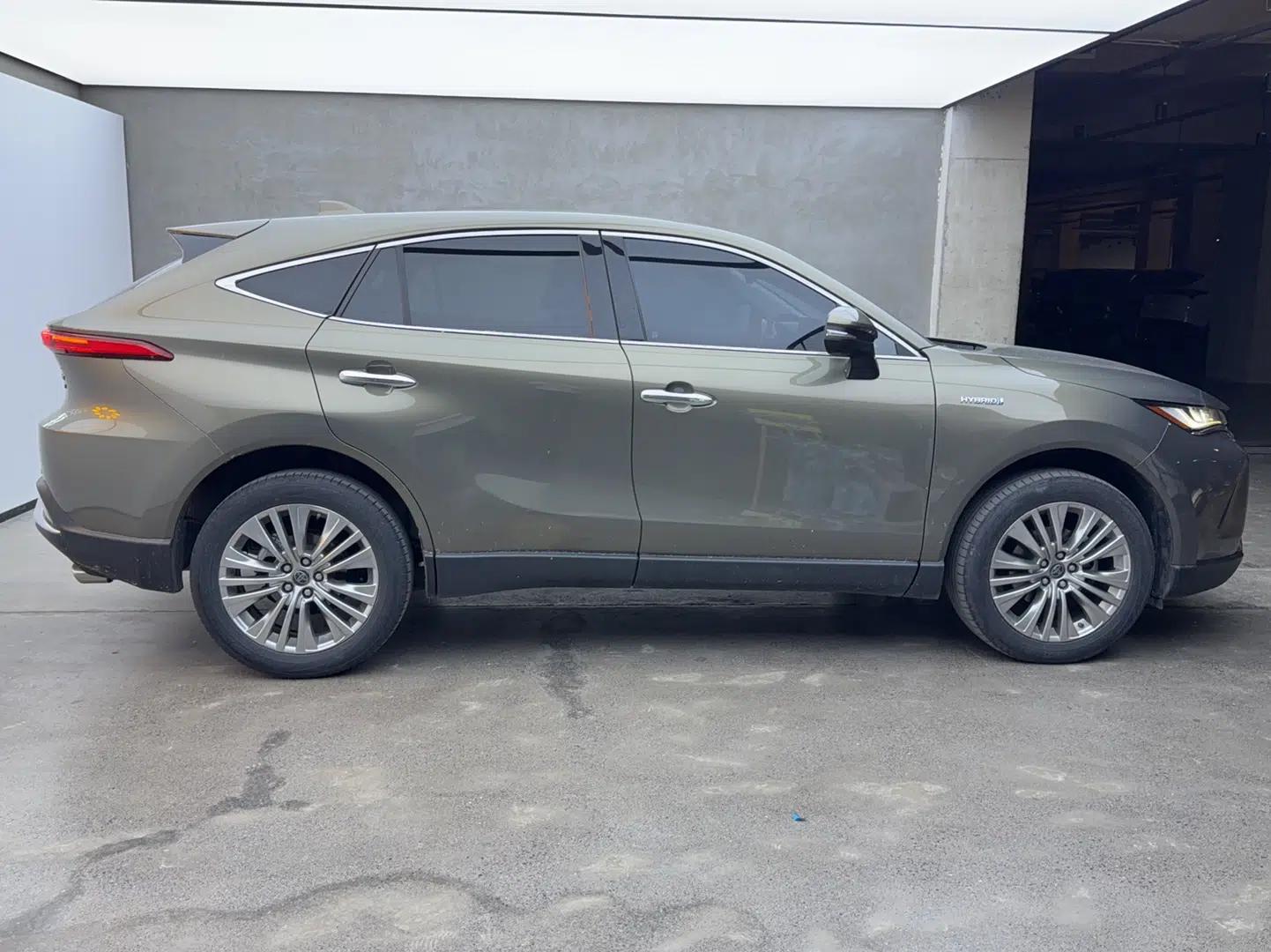 Toyota Harrier 2022 Dual-Engine 2.5L CVT Four-Wheel Drive Flagship Edition — миниатюра 4