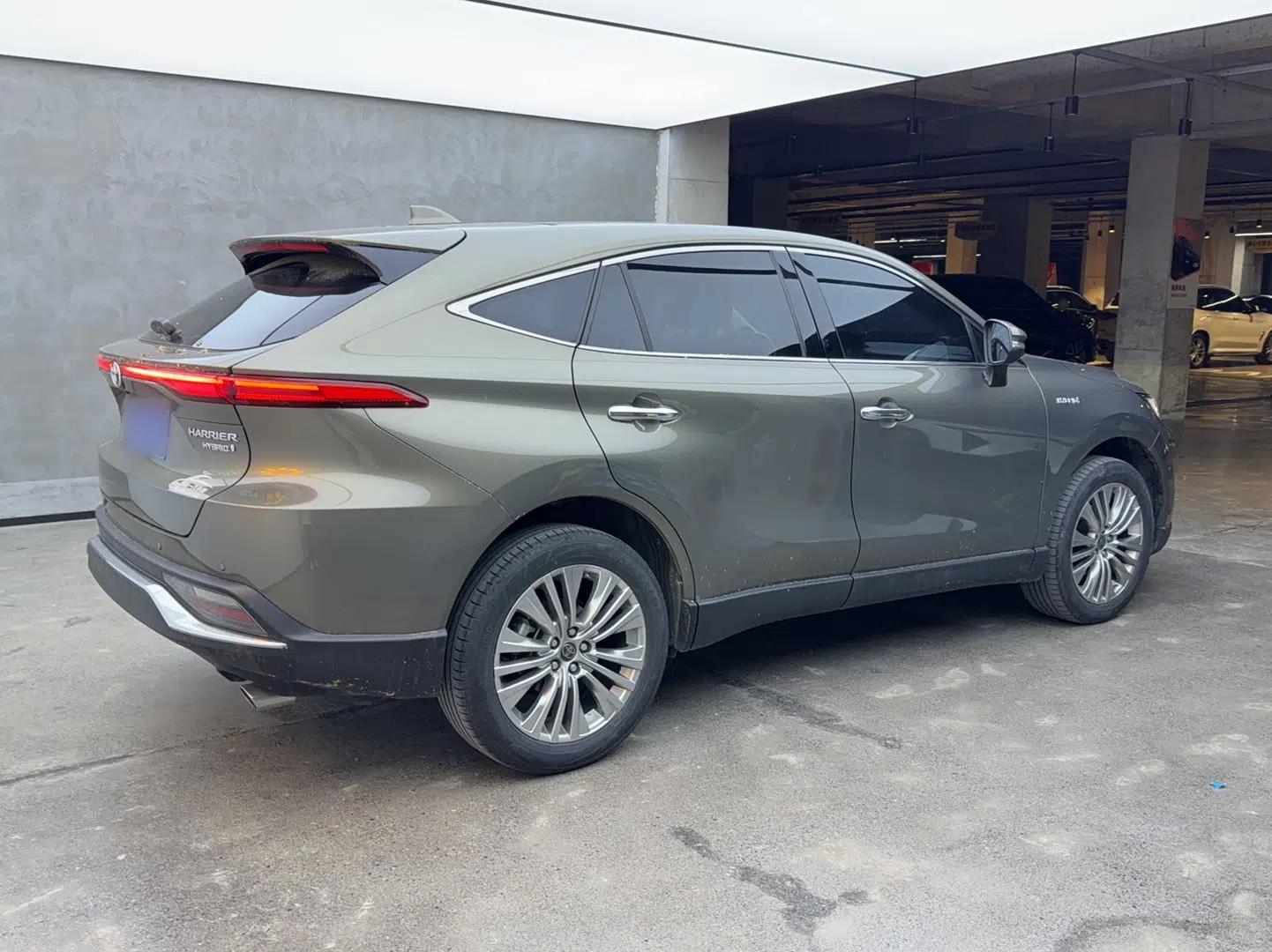 Toyota Harrier 2022 Dual-Engine 2.5L CVT Four-Wheel Drive Flagship Edition — миниатюра 5