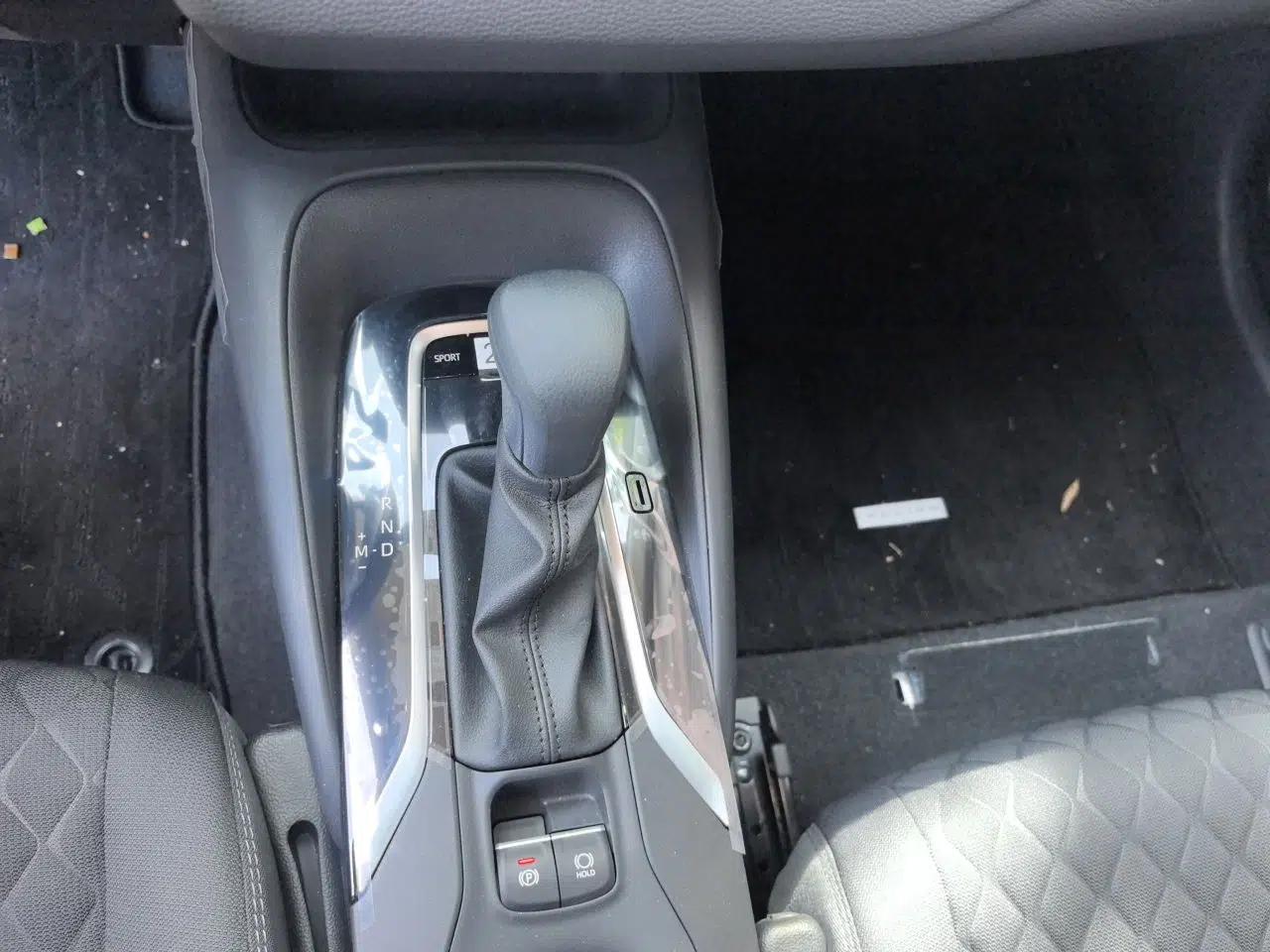 Toyota Allion 2021 2.0L Luxury Edition — миниатюра 15