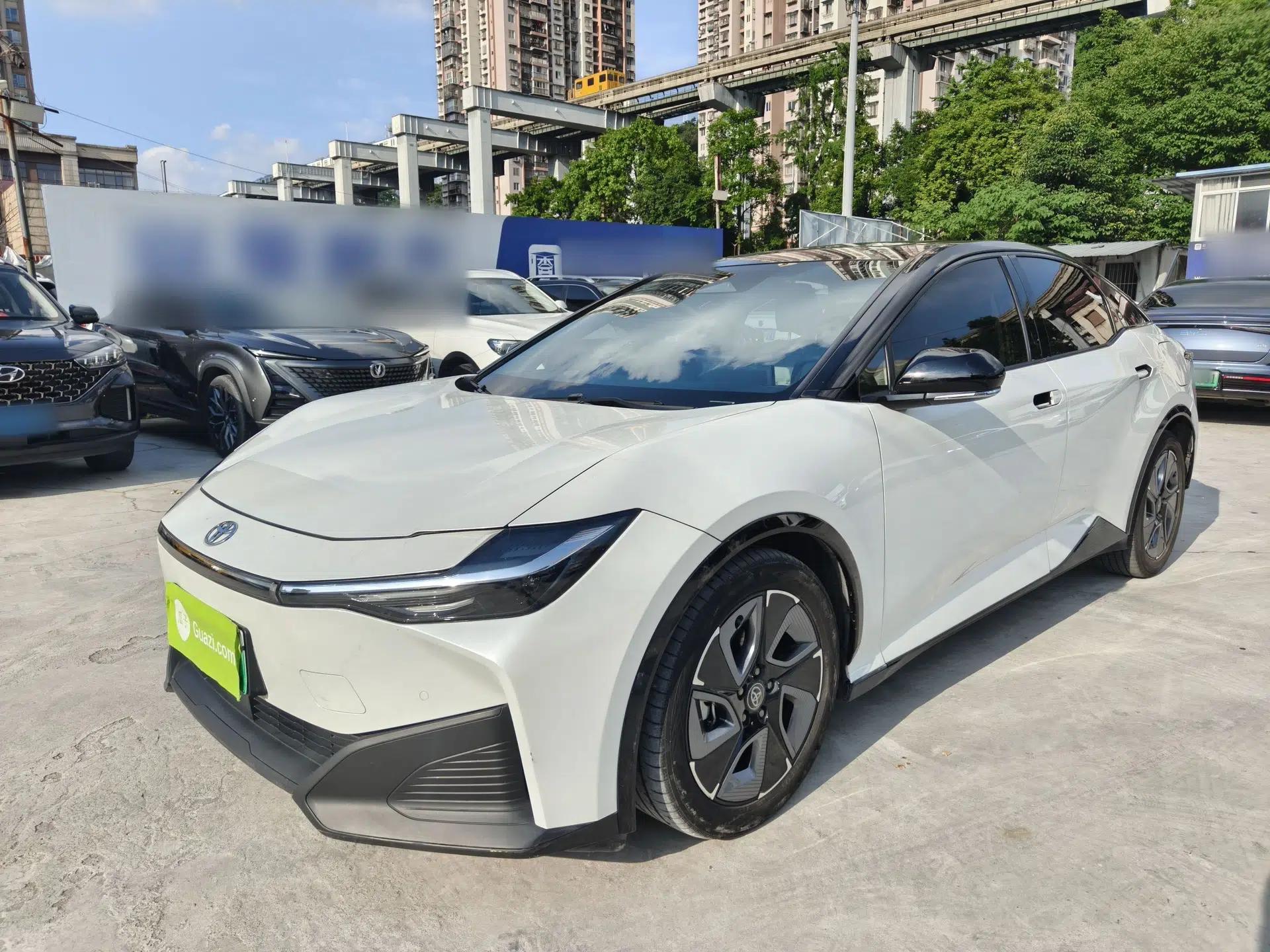 Toyota bZ3 2023 517 km Elite PRO — миниатюра 1