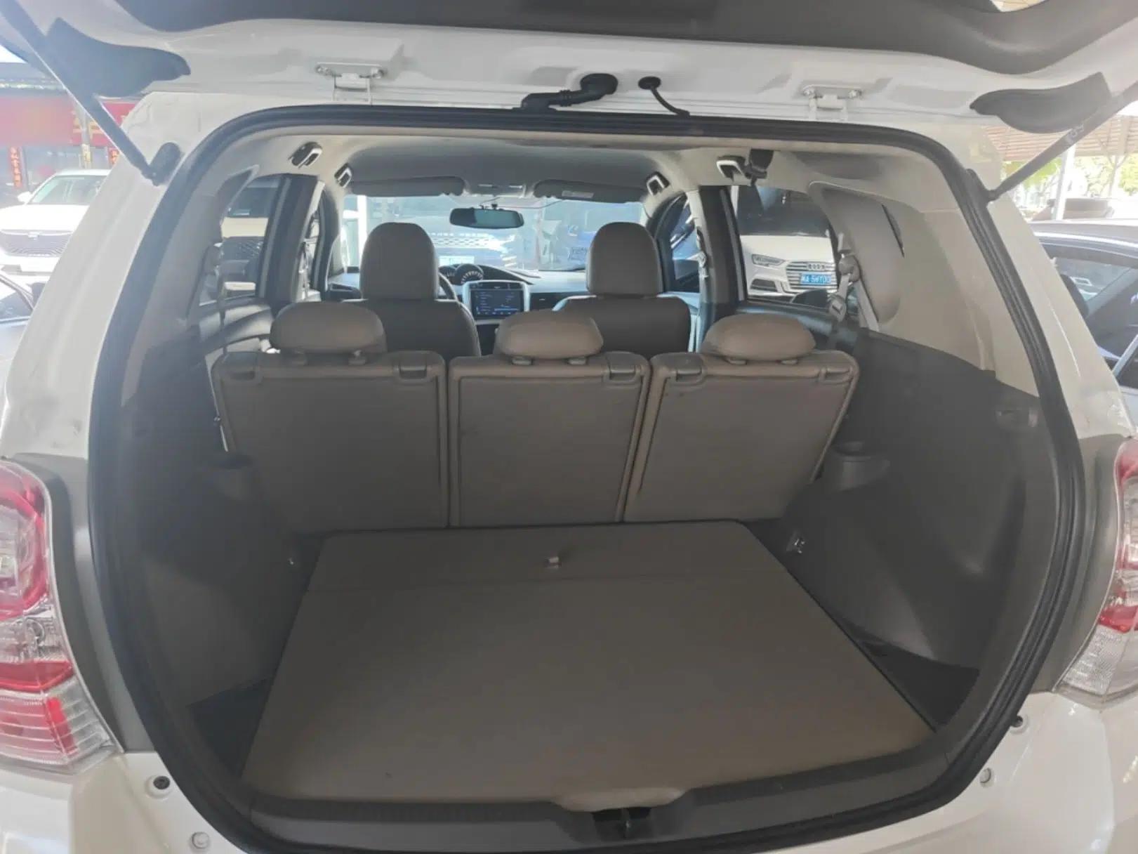 Toyota Verso 2015 180E CVT Crossover Edition — миниатюра 17