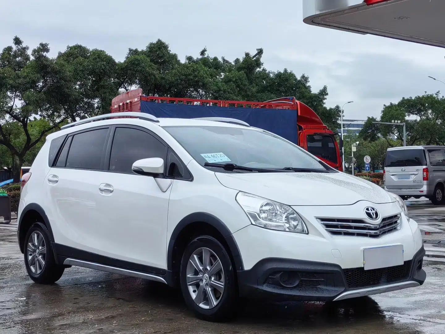 Toyota Verso 2015 180E CVT Crossover Edition — миниатюра 4