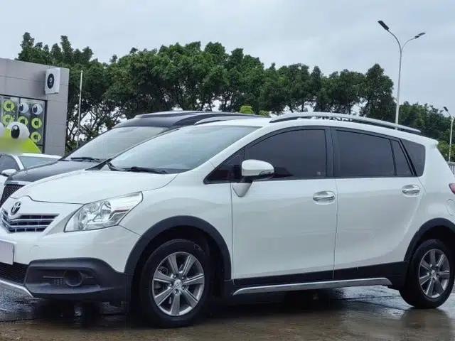 Toyota Verso 2015 180E CVT Crossover Edition