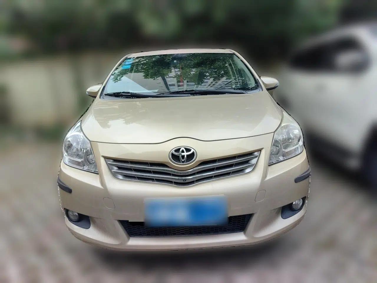 Toyota Verso 2014 Starlight 180G CVT Deluxe Multi-Function Edition — миниатюра 2